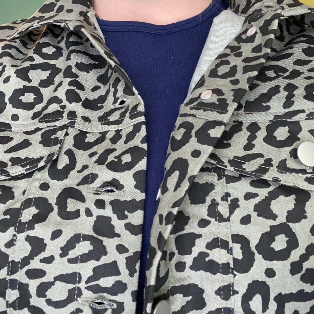CROPPED LEOPARD JACKET